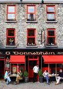 BAR & WAITING STAFF - ACCOMODATION CAN BE INCLUDED BAR & WAITING STAFF - ACCOMODATION CAN BE INCLUDED