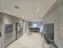 Professional Painter and Decorator Available 