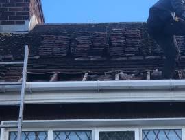 Roofing workers wanted for tile and slate roofs Roofing workers wanted for tile and slate roofs