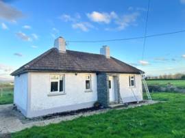 2 Bed Cottage Bungalow on 1.1 acres (fenced for ease of maintenance)